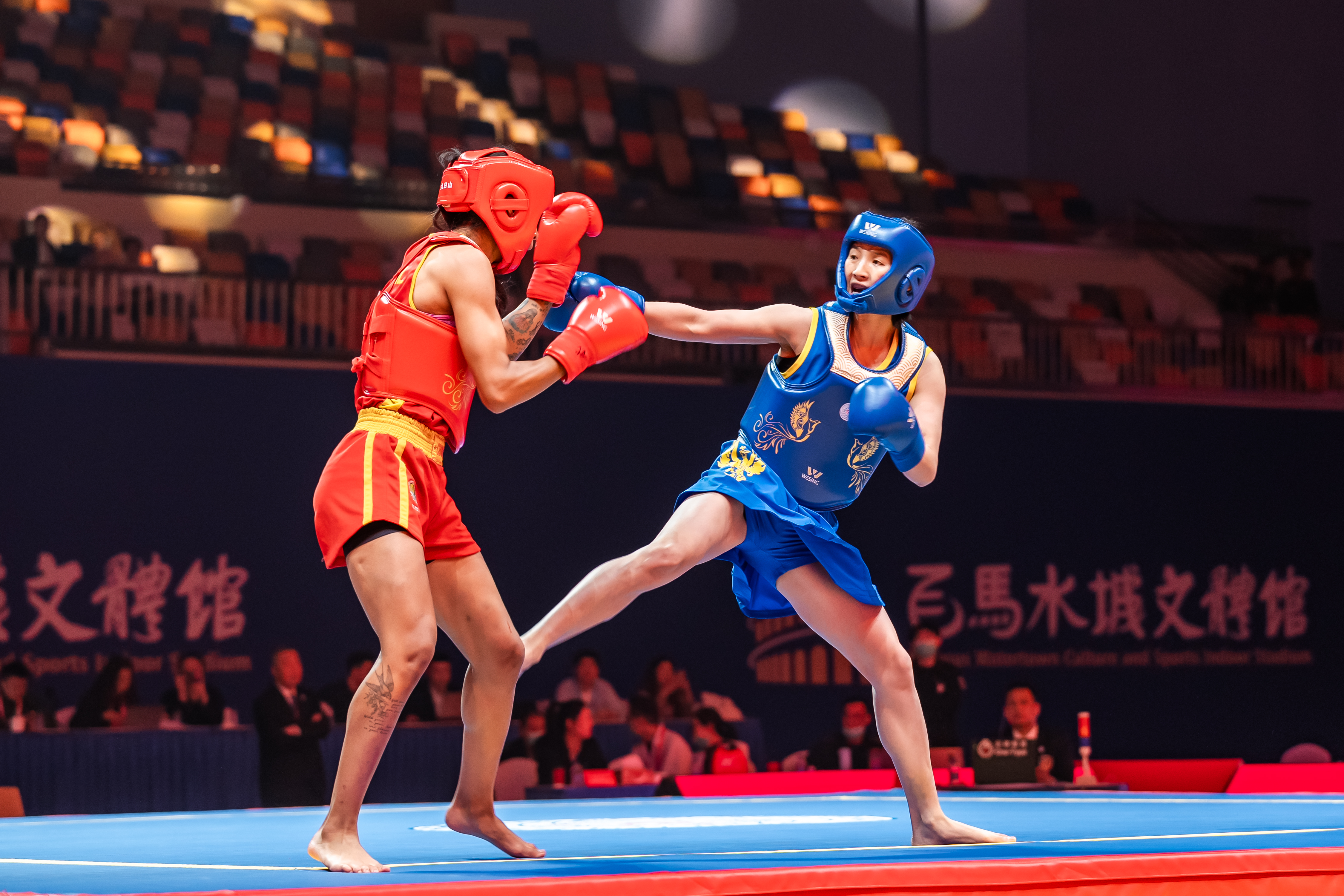 武术选手实力横扫对手，力挫群雄！