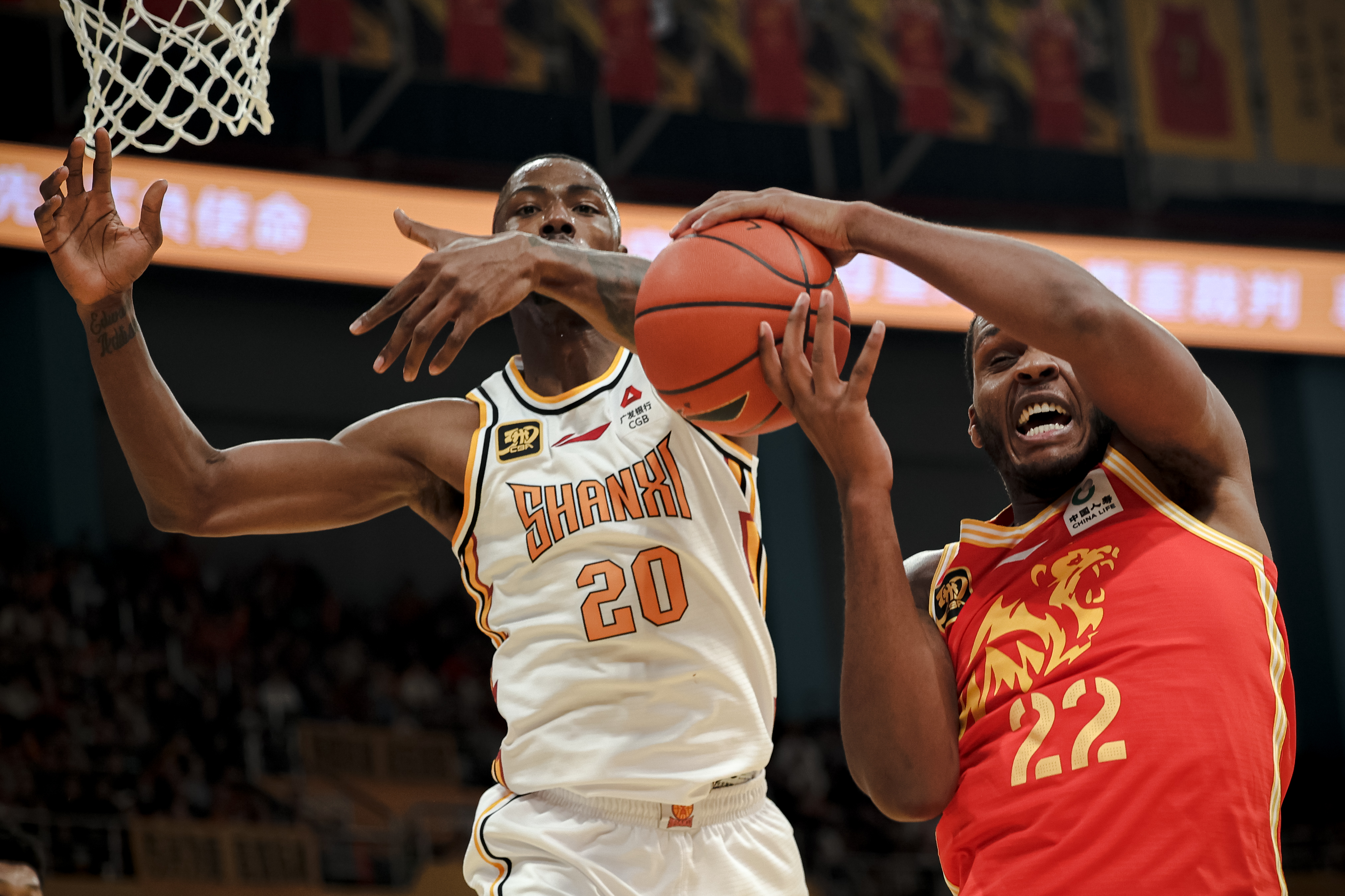 爱游戏娱乐-关于篮球赛事调整后继续进行，球员开始线上较量的信息