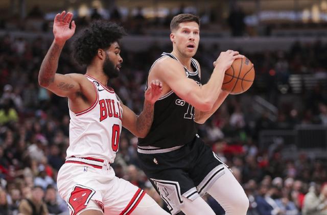 公牛逆转山东队，拉文统治全场的简单介绍