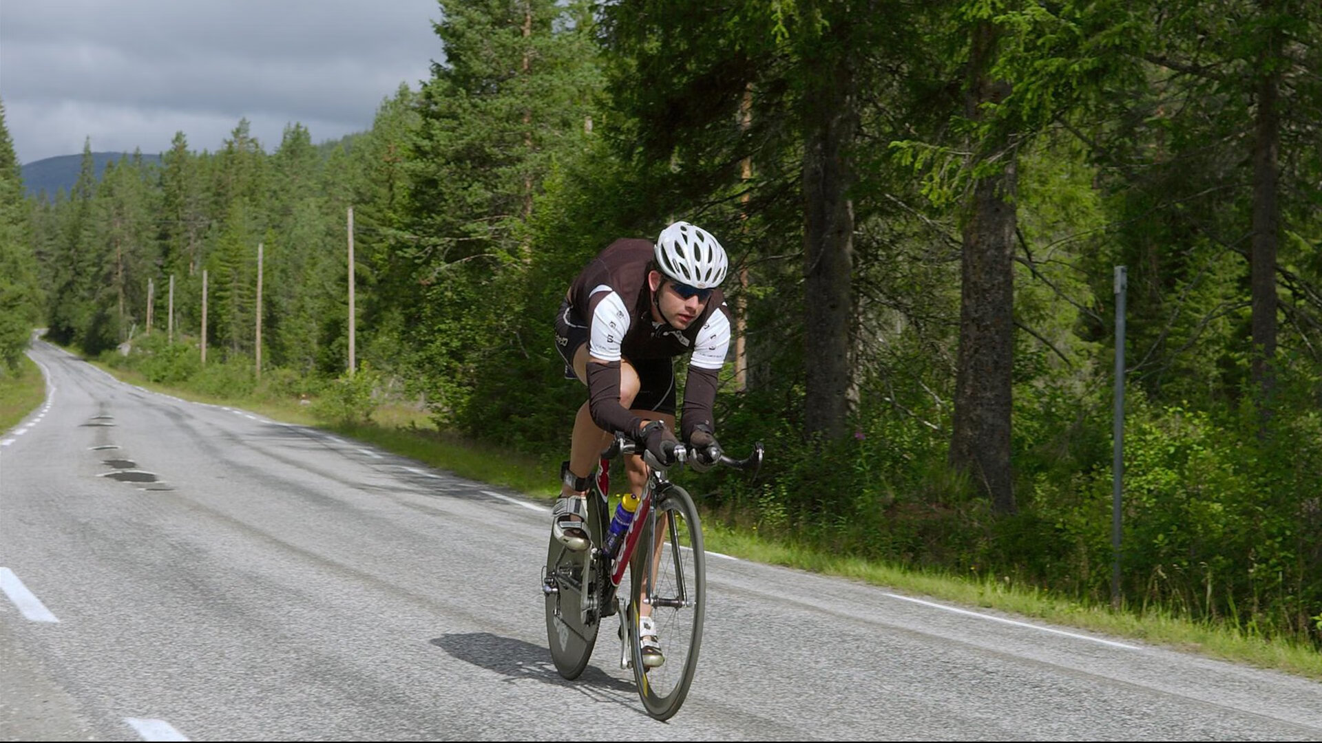 当足球传奇封锁红黑军团,布雷默的东决式接管与哥斯达黎加精神的共鸣