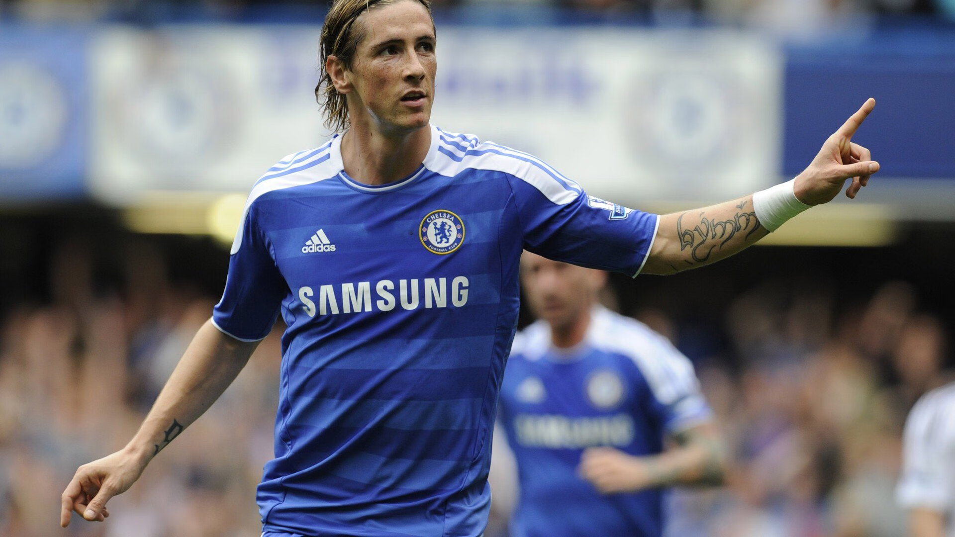 当拉沃尔杯的团队鏖战遇上联合杯的国度荣光，德约科维奇点燃的不仅是赛场