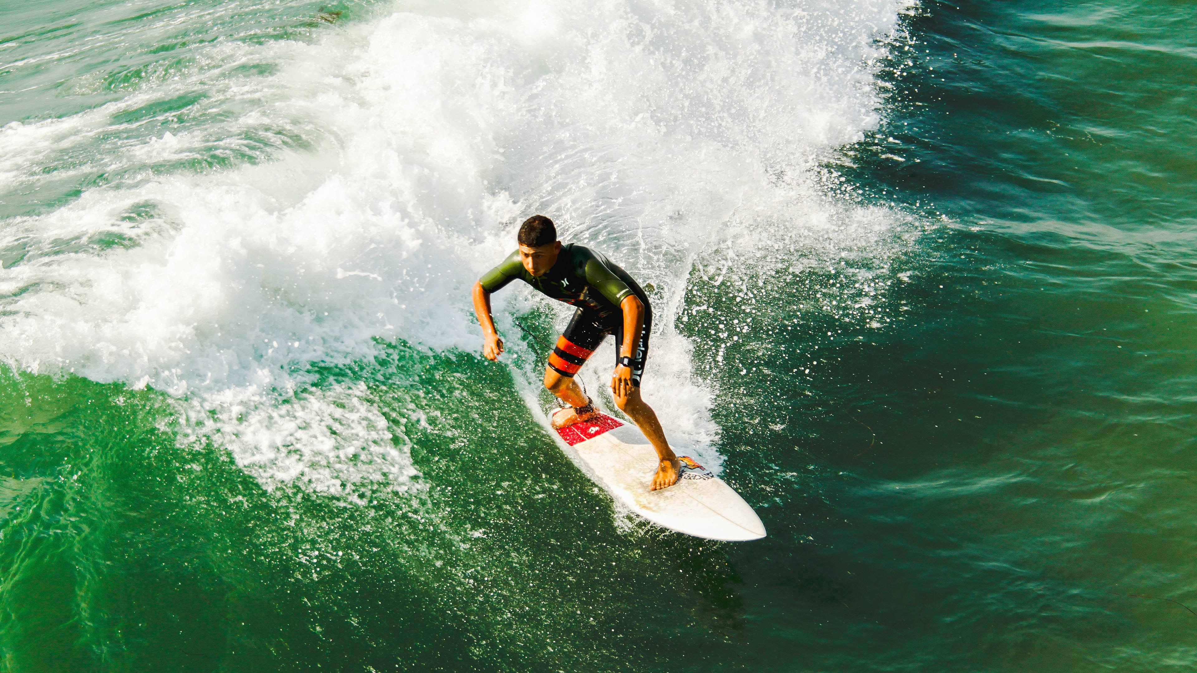 AYX体育赛事-北欧冷锋与南美热浪，当瑞典险胜西班牙遇上梅西带队取胜